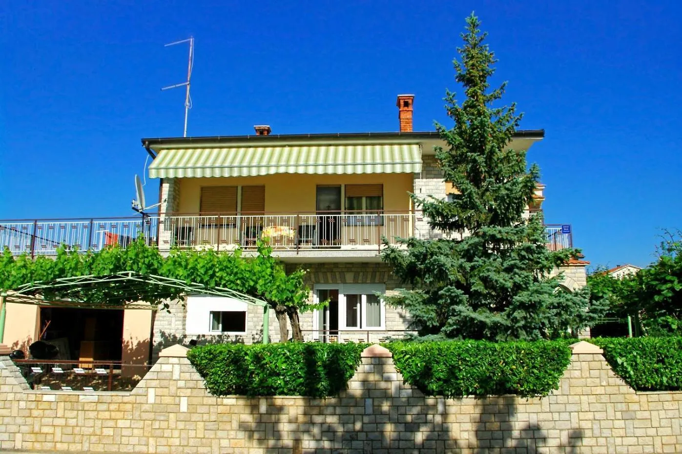 Apartments With A Parking Space Pula - 7321 Valdebek Croatia
