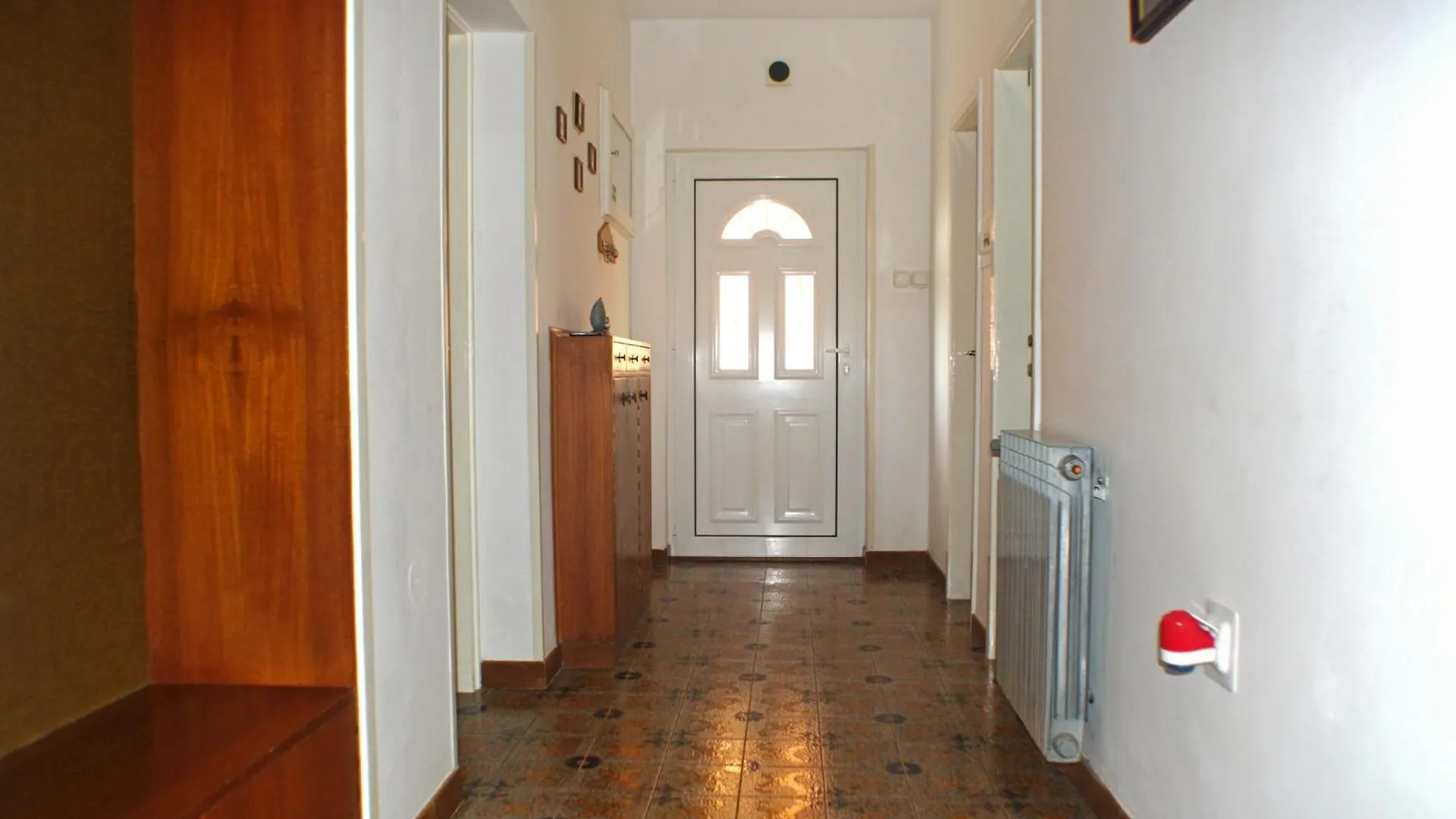 Apartments With A Parking Space Pula - 7321 Valdebek Croatia