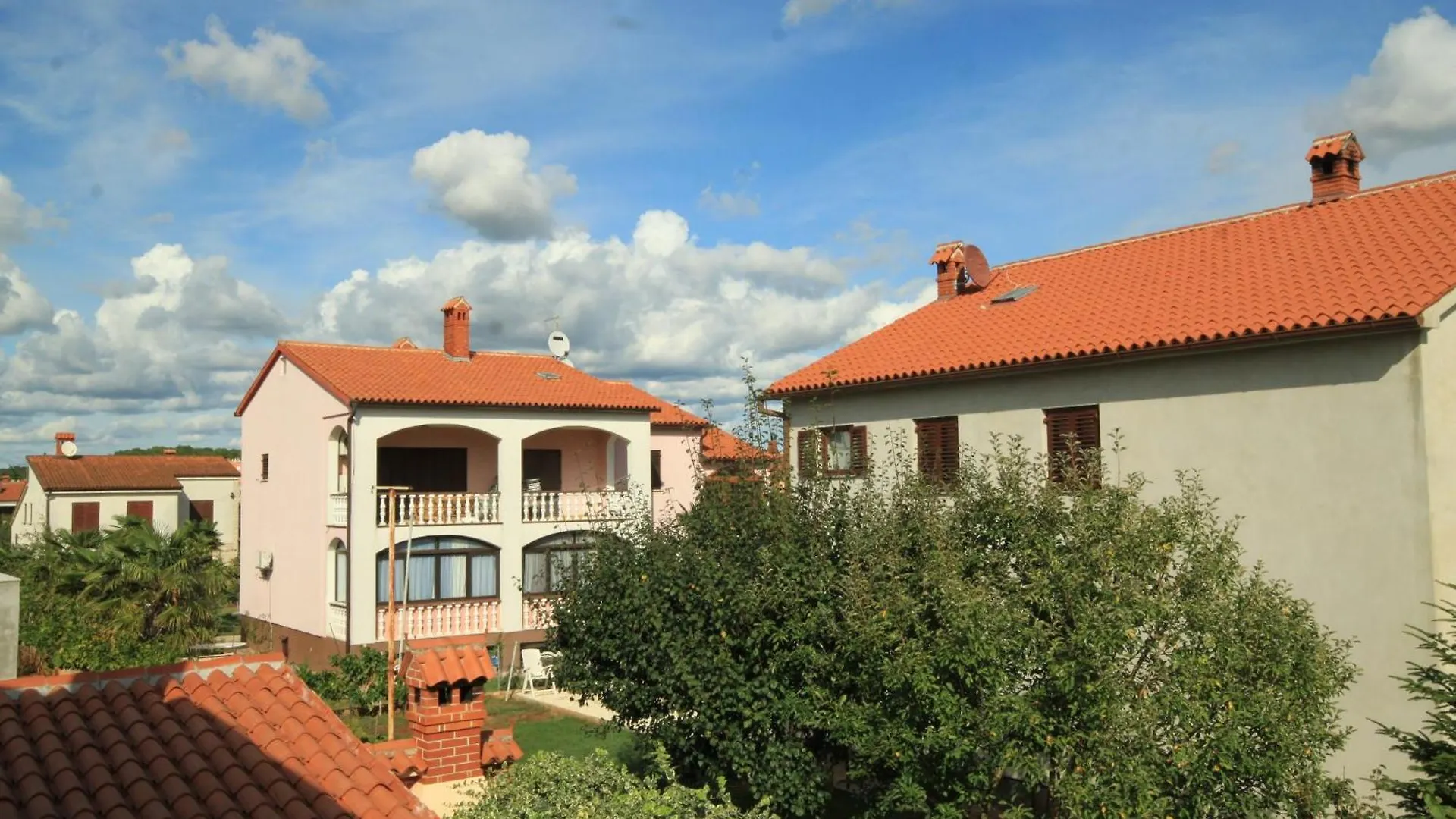 Apartments With A Parking Space Pula - 7321 Valdebek 0*,  Croatia