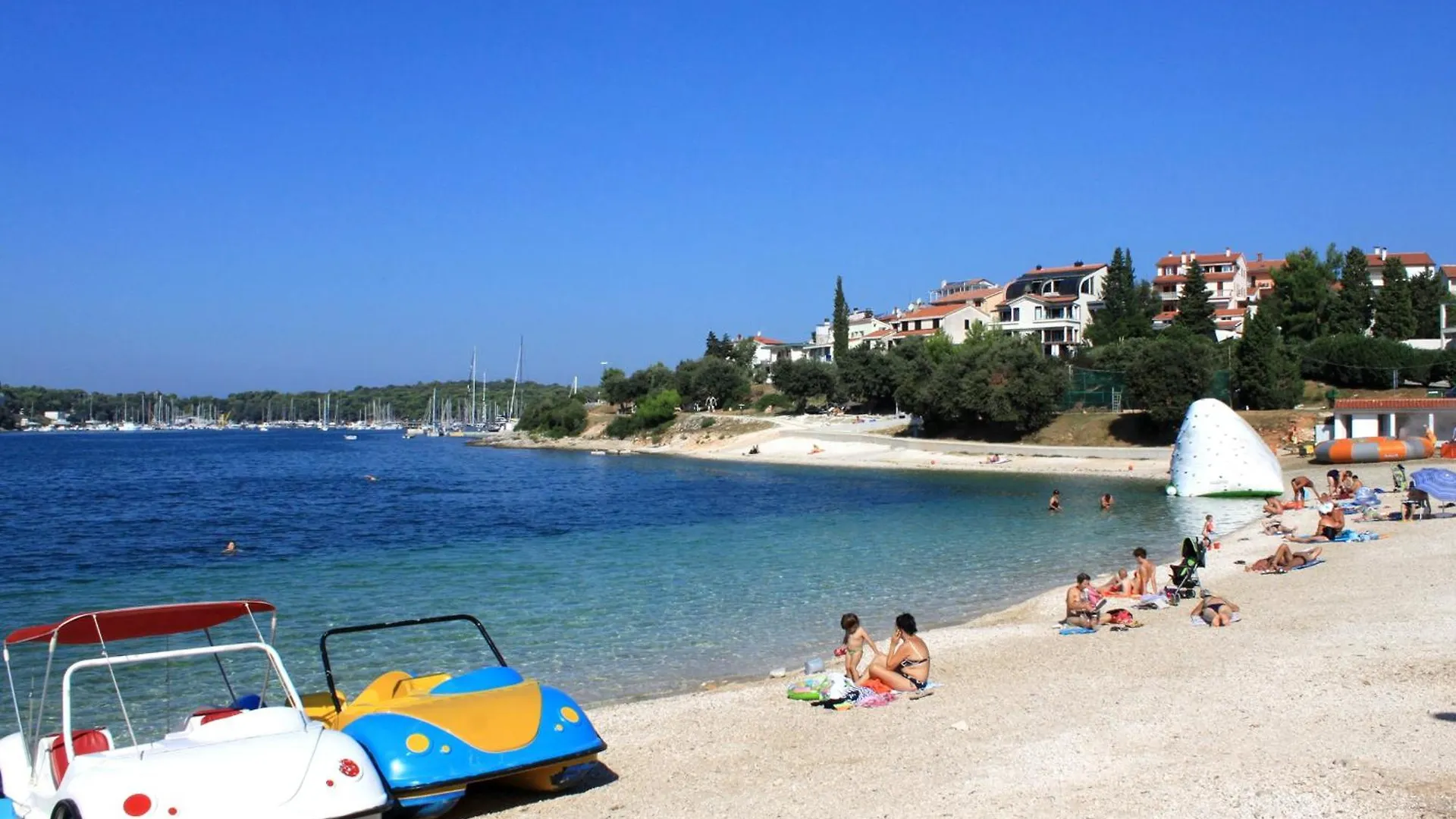Apartments With A Parking Space Pula - 7321 Valdebek 0*,  Croatia